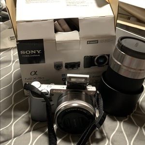 Sony Nex-5Tmirrorless camera 16-50 and 55-210 lens
